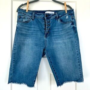 TNR Bermuda Shorts. Size 32. Stretch. Button fly.